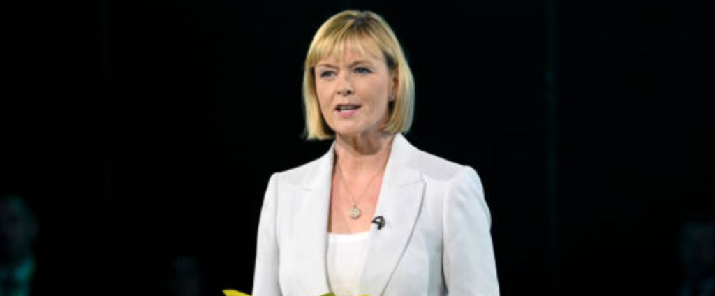 Julie Etchingham Salary