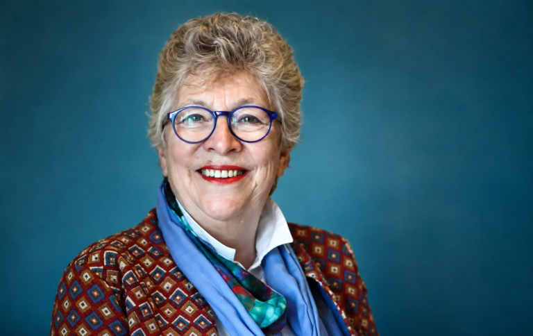 Carolyn Eadie